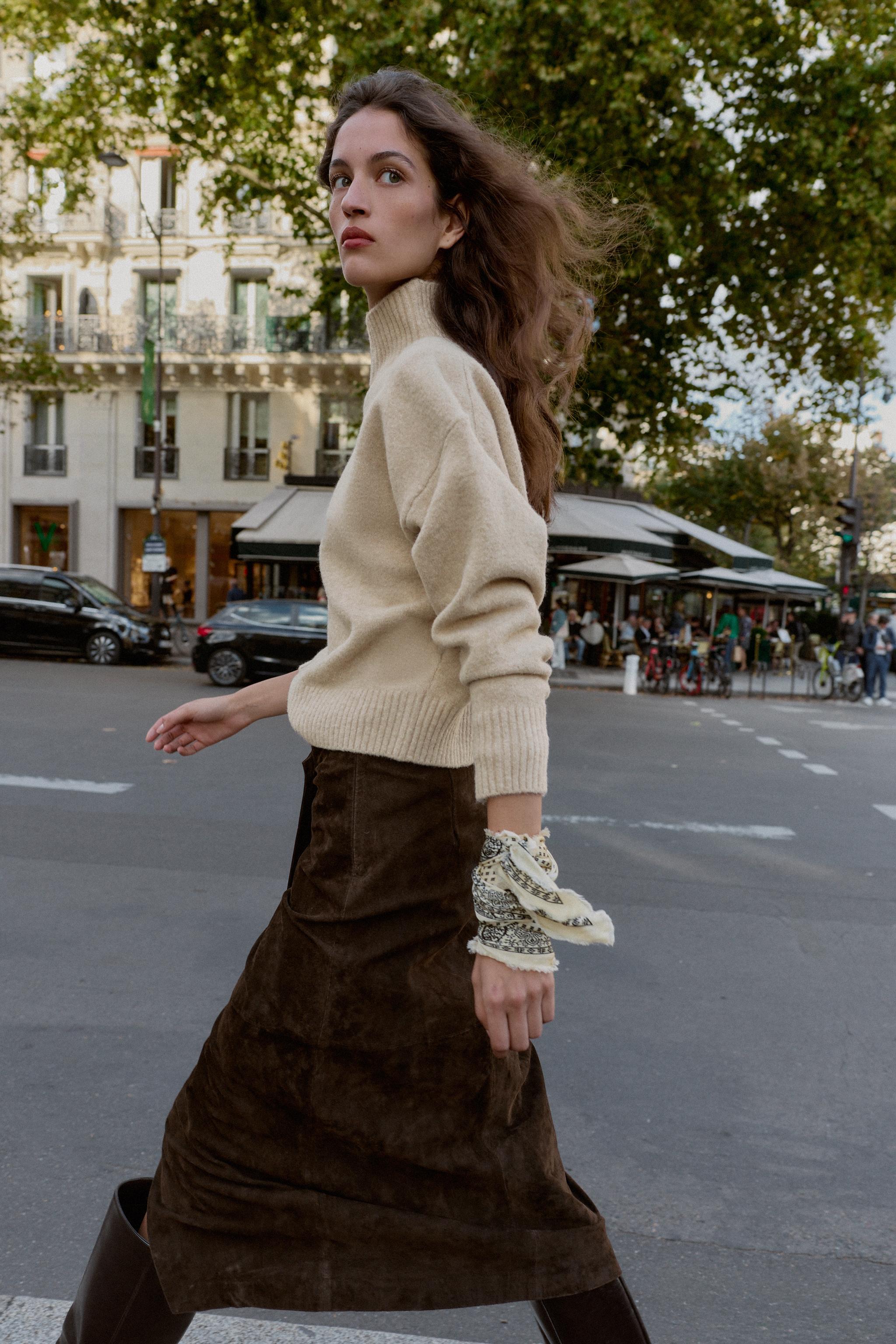 SOFT KNIT HIGH NECK JUMPER